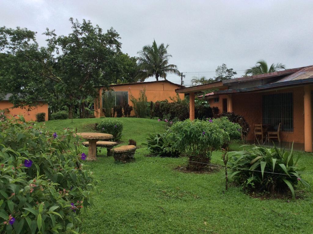 Готель Cabinas Los Guayabos La Fortuna Екстер'єр фото