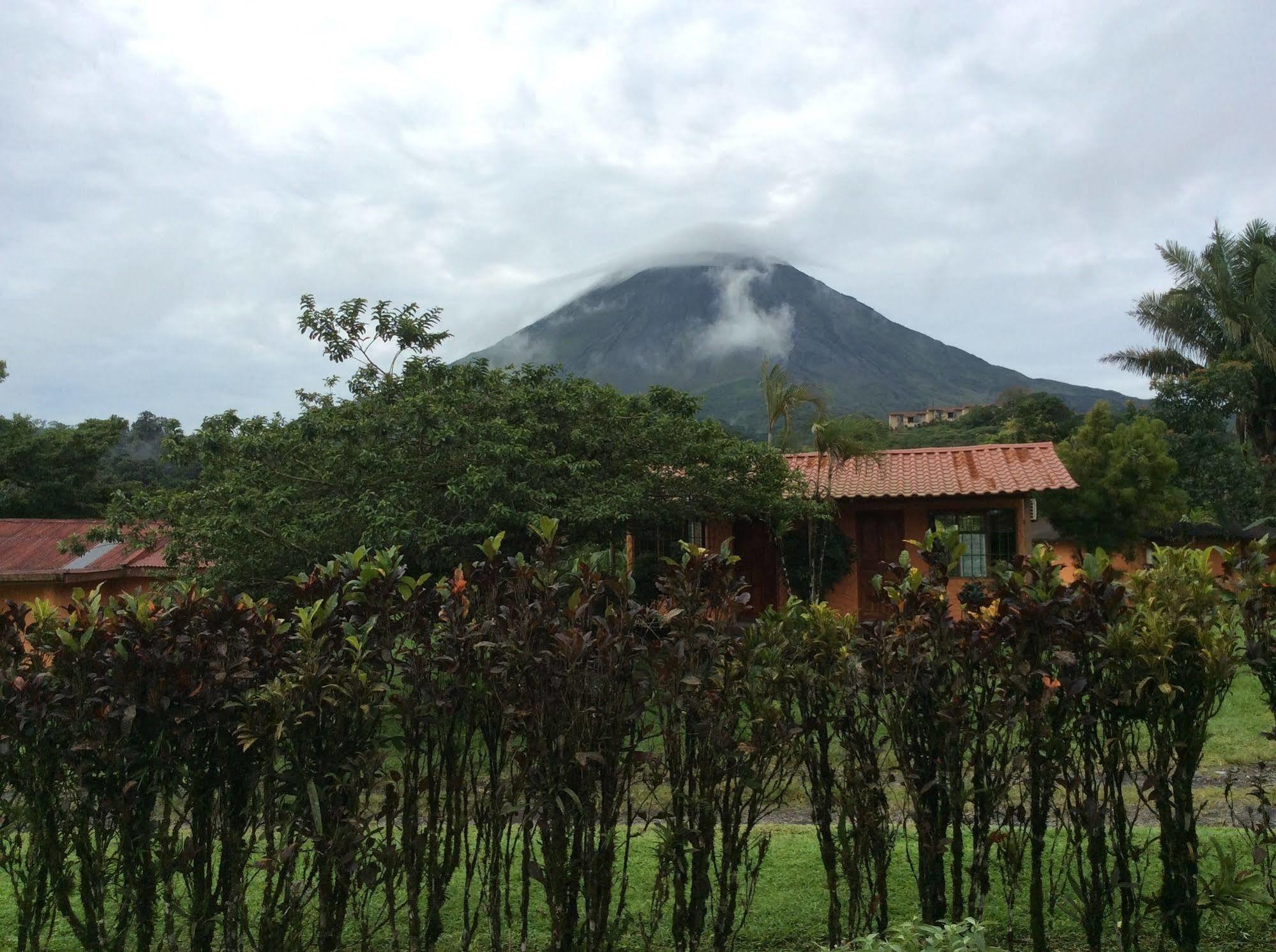 Готель Cabinas Los Guayabos La Fortuna Екстер'єр фото