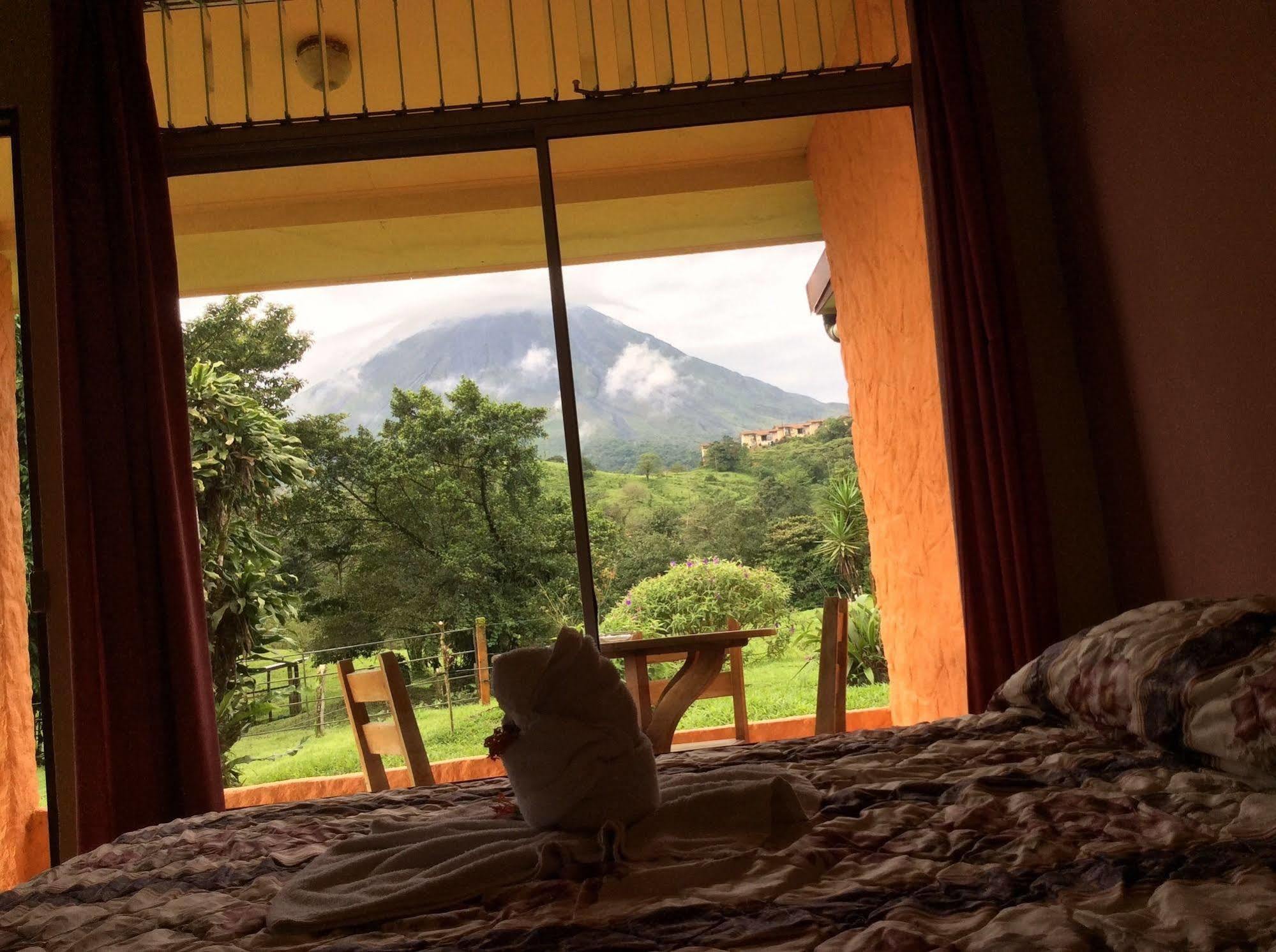 Готель Cabinas Los Guayabos La Fortuna Екстер'єр фото