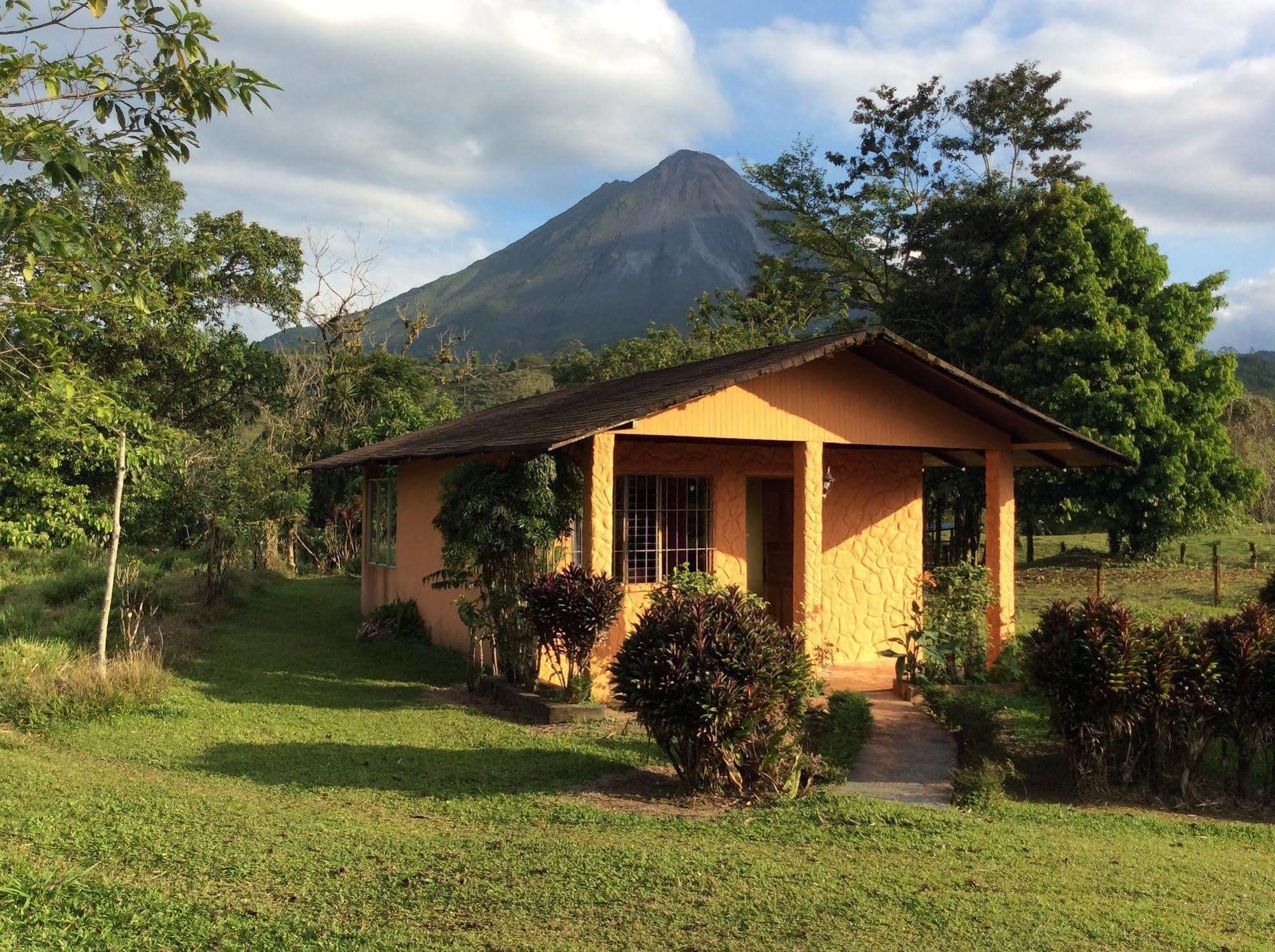 Готель Cabinas Los Guayabos La Fortuna Екстер'єр фото