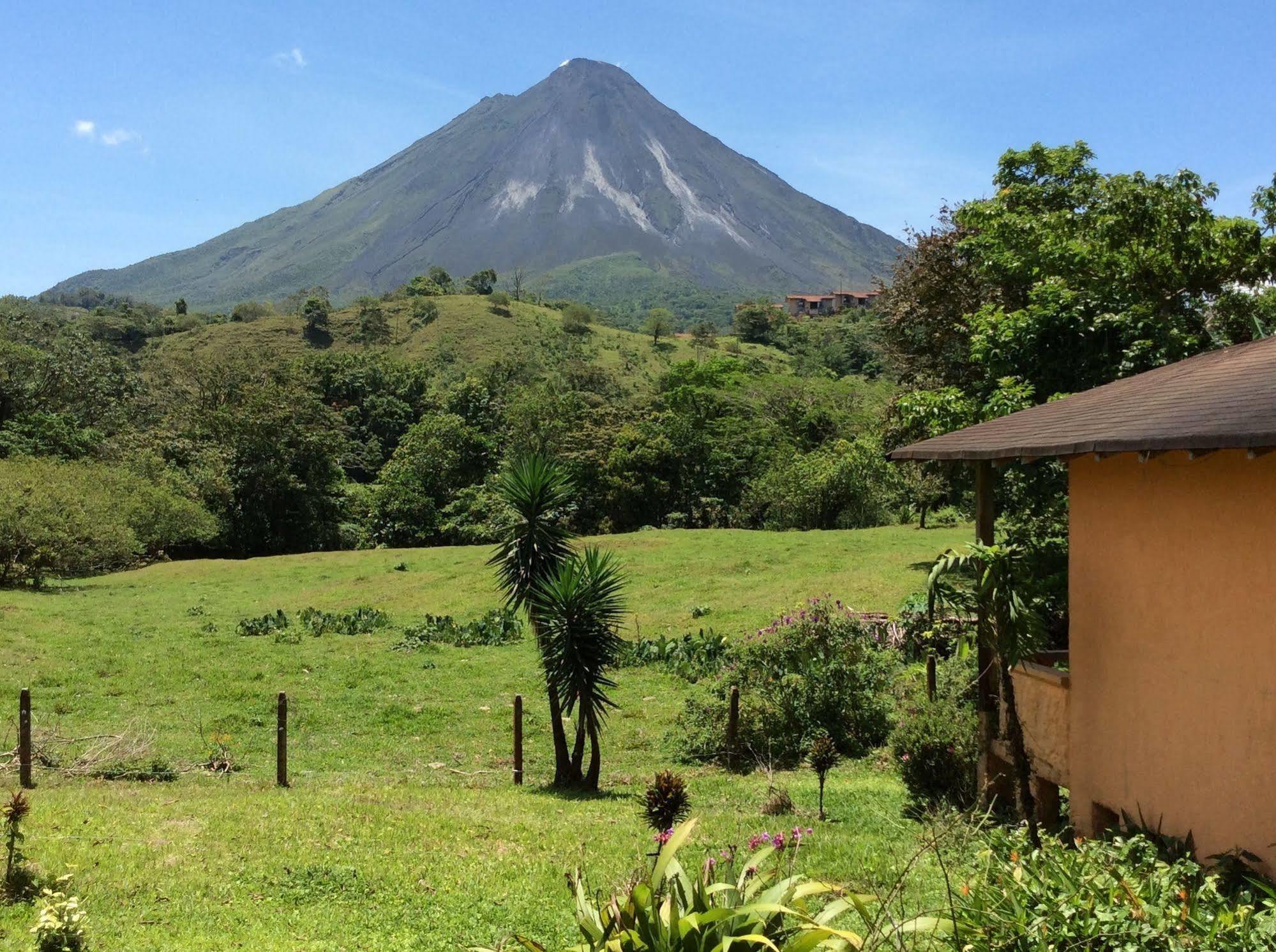 Готель Cabinas Los Guayabos La Fortuna Екстер'єр фото