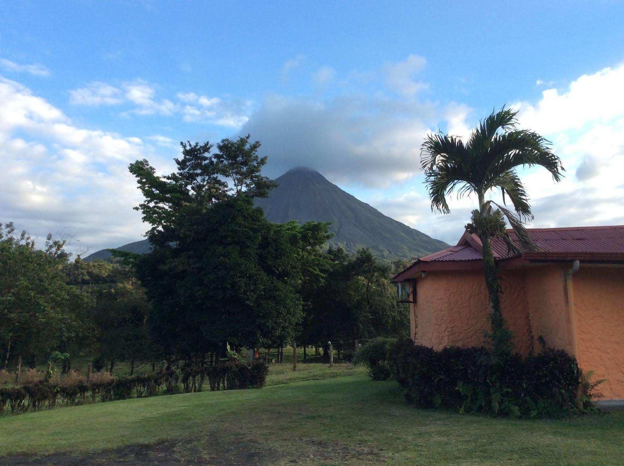 Готель Cabinas Los Guayabos La Fortuna Екстер'єр фото