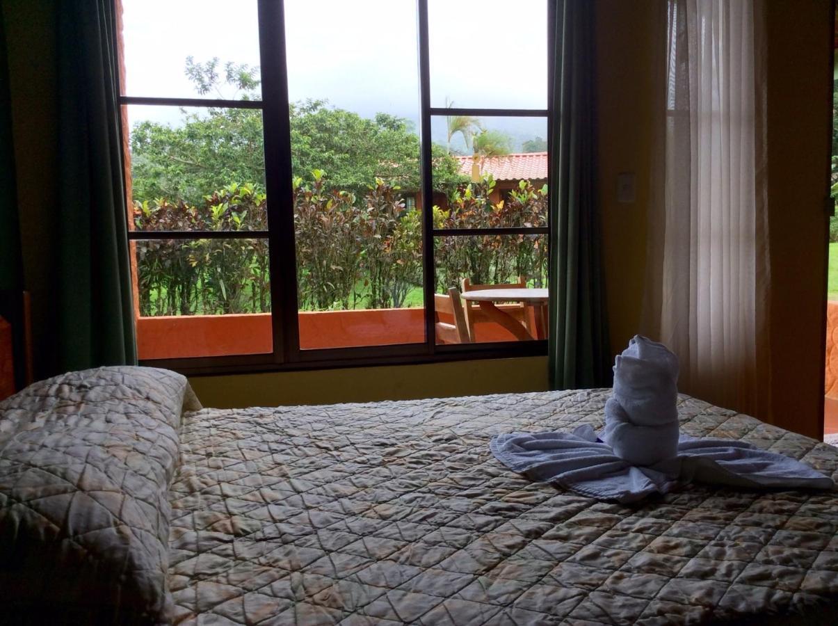 Готель Cabinas Los Guayabos La Fortuna Екстер'єр фото